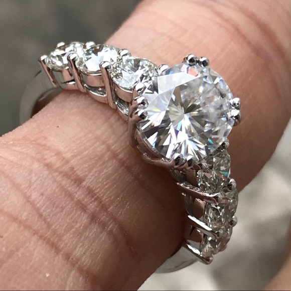 1.5 carat tw oval diamond engagement ring , Gia - Picture 2 of 6
